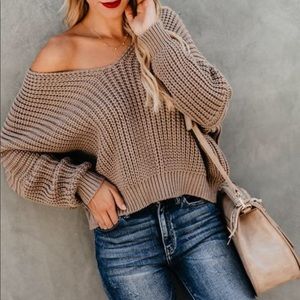 POL V-Neck Crop Sweater